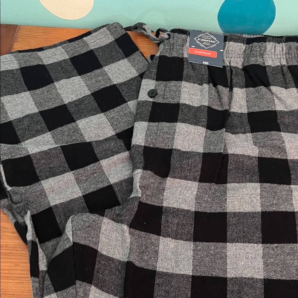 St. John's Bay Black & Gray Plaid Sleep Pants
XL